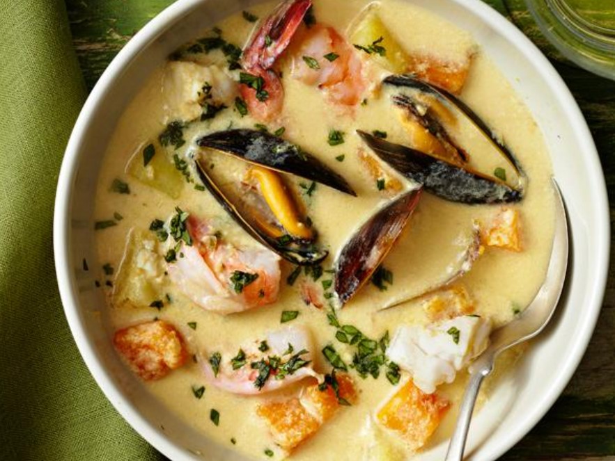 Món súp hải sản đậm đà và bổ dưỡng, gồm các loại hải sản ở Anh